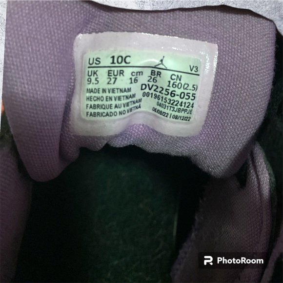 Kids Jordan’s sneakers black 10c GUC - Picture 9 of 9